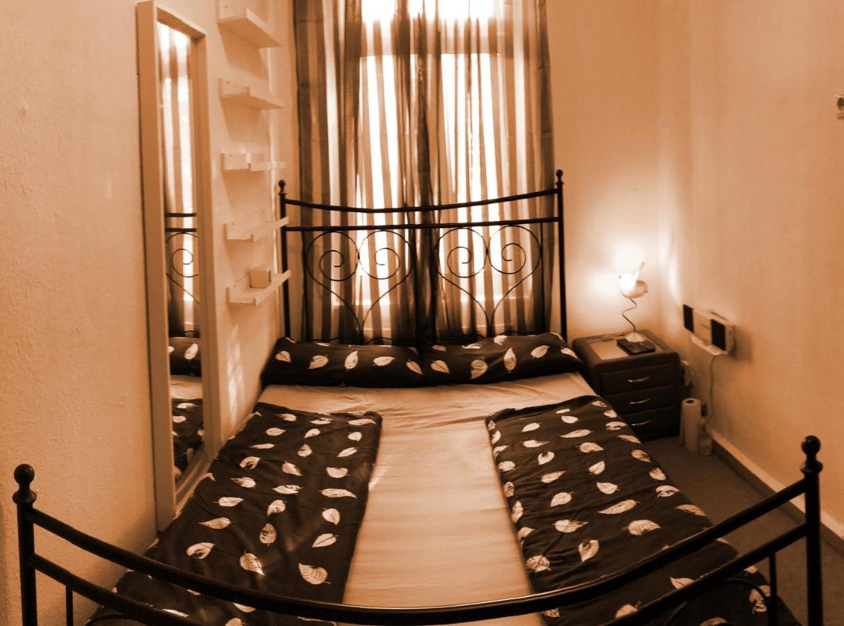 Privatunterkunft Privatzimmer *